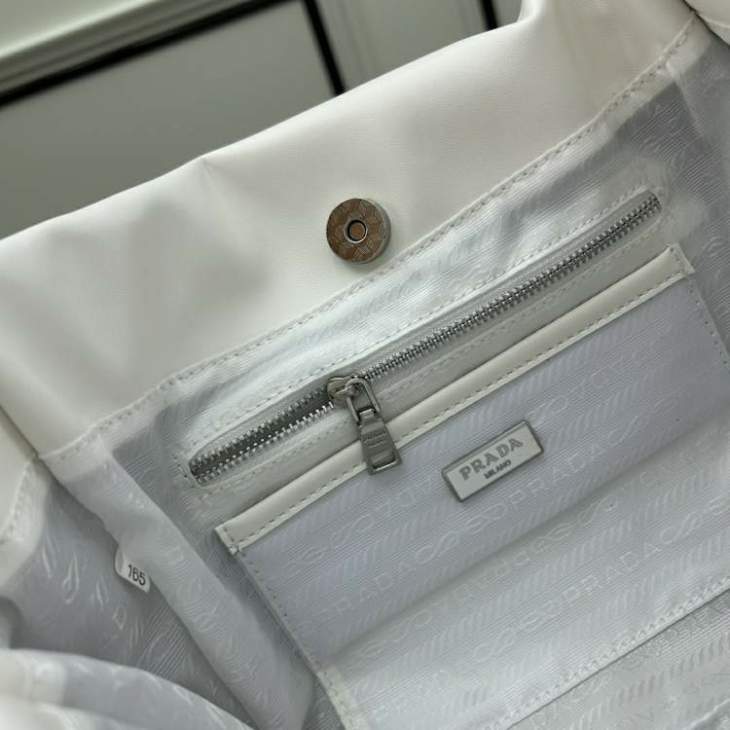 Picture of Prada Handbags _SKUfw167290979fw